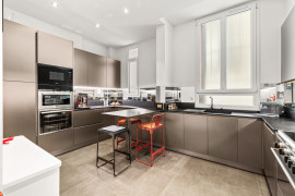 
                                                                                        Vente
                                                                                         Nice - Cimiez - Magnifique 4 pièces