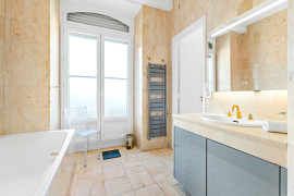 
                                                                                        Vente
                                                                                         Nice - Cimiez - Magnifique 4 pièces