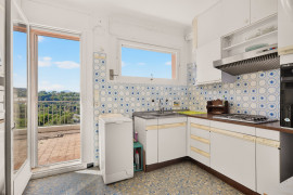
                                                                                        Vente
                                                                                         Nice Cimiez - Rare - 2 pièces 57m2 et 90m2 de terrasse au dernier étage d'une résidence de standing