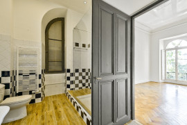 
                                                                                        Vente
                                                                                         NICE CIMIEZ - Superbe appartement atypique