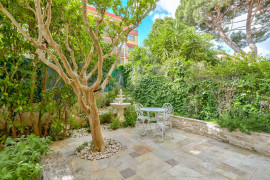 
                                                                                        Vente
                                                                                         Nice Cimiez - Une vie comme dans une maison !