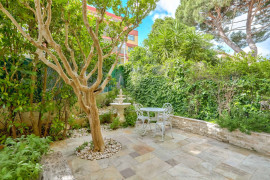 
                                                                                        Vente
                                                                                         Nice Cimiez - Une vie comme dans une maison !