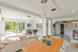 
                                                                                        Vente
                                                                                         Nice Cimiez - Une vie comme dans une maison !