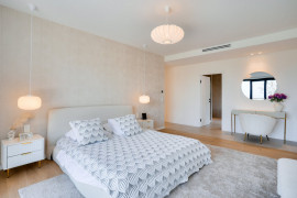 
                                                                                        Vente
                                                                                         Nice - Col des Quatres Chamins - Magnifique maison 9 pièces de 395 m² entièrement rénovée avec piscine