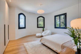 
                                                                                        Vente
                                                                                         Nice - Col des Quatres Chamins - Magnifique maison 9 pièces de 395 m² entièrement rénovée avec piscine