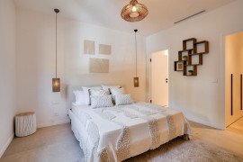 
                                                                                        Vente
                                                                                         Nice - Col des Quatres Chamins - Magnifique maison 9 pièces de 395 m² entièrement rénovée avec piscine