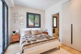 
                                                                                        Vente
                                                                                         Nice - Col des Quatres Chamins - Magnifique maison 9 pièces de 395 m² entièrement rénovée avec piscine