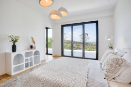 
                                                                                        Vente
                                                                                         Nice - Col des Quatres Chamins - Magnifique maison 9 pièces de 395 m² entièrement rénovée avec piscine