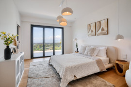 
                                                                                        Vente
                                                                                         Nice - Col des Quatres Chamins - Magnifique maison 9 pièces de 395 m² entièrement rénovée avec piscine