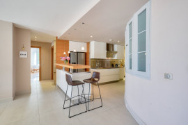 Vente
Nice - Exceptionnel appartement rénové dans un ancien Palace de Cimiez