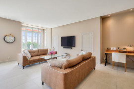 Vente
Nice - Exceptionnel appartement rénové dans un ancien Palace de Cimiez