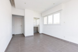 
                                                                                        Vente
                                                                                         NICE / FABRON - Studio à vendre de 28 m² vue mer