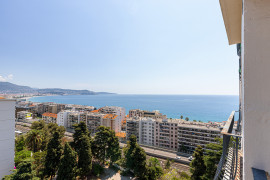 
                                                                                        Vente
                                                                                         NICE / FABRON - Studio à vendre de 28 m² vue mer