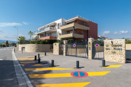 
                                                                                        Location
                                                                                         NICE / FABRON - Studio MEUBLE avec terrasse et garage