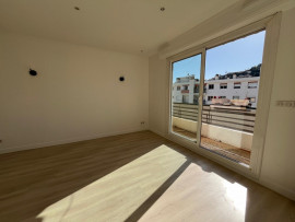 
                                                                                        Location
                                                                                         NICE GORBELLA - Vaste 2 pièces climatisé