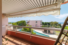 
                                                                                        Vente
                                                                                         Nice Lanterne - 3 Pièces - Vue mer - 3 terrasses