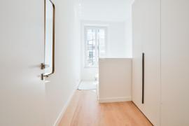
                                                                                        Vente
                                                                                         Nice - Le Port - Grand 5 pièces de 136 m²