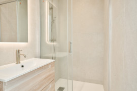 
                                                                                        Vente
                                                                                         Nice - - 5 pièces de 136 m² entièrement rénové