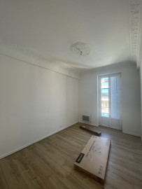 
                                                                                        Location
                                                                                         NICE / LIBERATION - Appartement 3 pièces MEUBLE en avant dernier étage