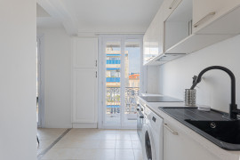 
                                                                                        Location
                                                                                         NICE / LIBERATION - Appartement 3 pièces MEUBLE en avant dernier étage