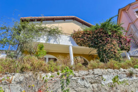 Vente
Nice - Mantega Righi - Belle maison à rénover de 140 m² avec vue mer