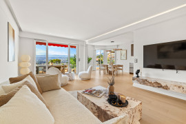 
                                                                                        Vente
                                                                                         Nice - Mont Alban - Grand 3 pièces de 89,05 m² entièrement rénové avec terrasse, garage et vue mer