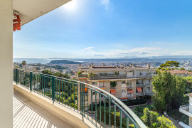 
                                                                                        Vente
                                                                                         Nice - Mont Alban - Grand 3 pièces de 89,05 m² entièrement rénové avec terrasse, garage et vue mer