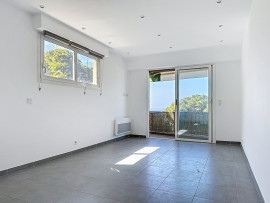 
                                                                                        Vente
                                                                                         Nice Mont Boron - 3 pièces refait à neuf Vue Mer