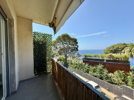 
                                                                                        Vente
                                                                                         Nice Mont Boron - 3 pièces refait à neuf Vue Mer