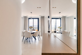 
                                                                                        Vente
                                                                                         NICE - Mont Boron - Magnifique Penthouse de 120 m² entièrement rénové avec une terrasse de 80 m² et vue panoramique