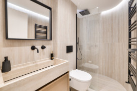 
                                                                                        Vente
                                                                                         NICE - Mont Boron - Magnifique Penthouse de 120 m² entièrement rénové avec une terrasse de 80 m² et vue panoramique