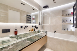 
                                                                                        Vente
                                                                                         NICE - Mont Boron - Magnifique Penthouse de 120 m² entièrement rénové avec une terrasse de 80 m² et vue panoramique