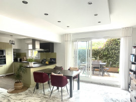 Vente
Nice Ouest Duplex 4 piéce(s) 99m2 Terrasse Parking Cave Piscine