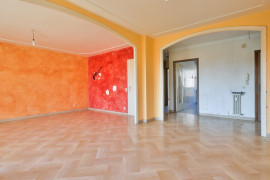 Vente
Nice - Parc Impérial - Grand 3-4 pièces traversant de 83,60 m2 avec stationnement.