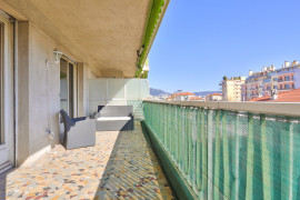 Vente
Nice - Parc Impérial - Grand 3-4 pièces traversant de 83,60 m2 avec stationnement.