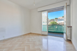 Vente
Nice - Parc Impérial - Grand 3-4 pièces traversant de 83,60 m2 avec stationnement.