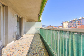 Vente
Nice - Parc Impérial - Grand 3-4 pièces traversant de 83,60 m2 avec stationnement.