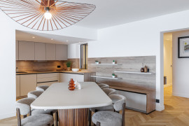 
                                                                                        Vente
                                                                                         Nice - Promenade des anglais - Magnifique 4 pièces traversant de 115m2 entièrement rénové avec vue mer