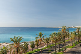 
                                                                                        Vente
                                                                                         Nice - Promenade des anglais - Magnifique 4 pièces traversant de 115m2 entièrement rénové avec vue mer