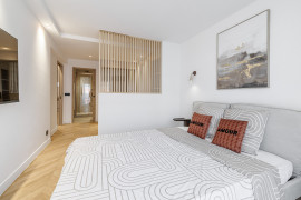 
                                                                                        Vente
                                                                                         Nice - Promenade des anglais - Magnifique 4 pièces traversant de 115m2 entièrement rénové avec vue mer