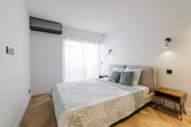 
                                                                                        Vente
                                                                                         Nice - Promenade des anglais - Magnifique 4 pièces traversant de 115m2 entièrement rénové avec vue mer