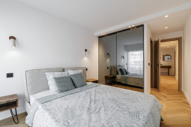 
                                                                                        Vente
                                                                                         Nice - Promenade des anglais - Magnifique 4 pièces traversant de 115m2 entièrement rénové avec vue mer