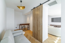 
                                                                                        Vente
                                                                                         Nice - Promenade des anglais - Magnifique 4 pièces traversant de 115m2 entièrement rénové avec vue mer