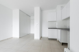 
                                                                                        Location
                                                                                         NICE / RIQUIER - Appartement 2 pièces à louer avec terrasse et stationnement