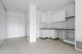 
                                                                                        Location
                                                                                         NICE / RIQUIER - Appartement 2 pièces à louer avec terrasse et stationnement
