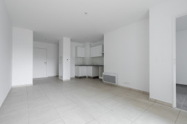 
                                                                                        Location
                                                                                         NICE / RIQUIER - Appartement 2 pièces à louer avec terrasse et stationnement