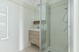 
                                                                                        Location
                                                                                         NICE / RIQUIER - Appartement 2 pièces à louer avec terrasse et stationnement