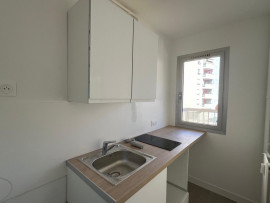 
                                                                                        Location
                                                                                         NICE SAINT ROCH - Studio climatisé avec balcon