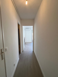 
                                                                                        Location
                                                                                         NICE SAINT ROCH - Studio climatisé avec balcon