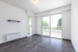 
                                                                                        Location
                                                                                         NICE / ST PHILIPPE - Studio à louer avec terrasse